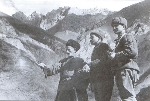 Стоять насмерть! - i_013.jpg