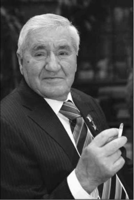 Сто великих операций спецслужб - i_100.jpg