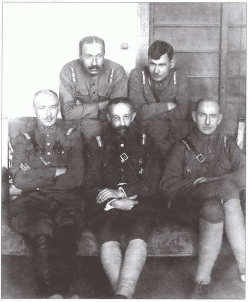 В боях за Поднебесную. Русский след в Китае - i_032.jpg