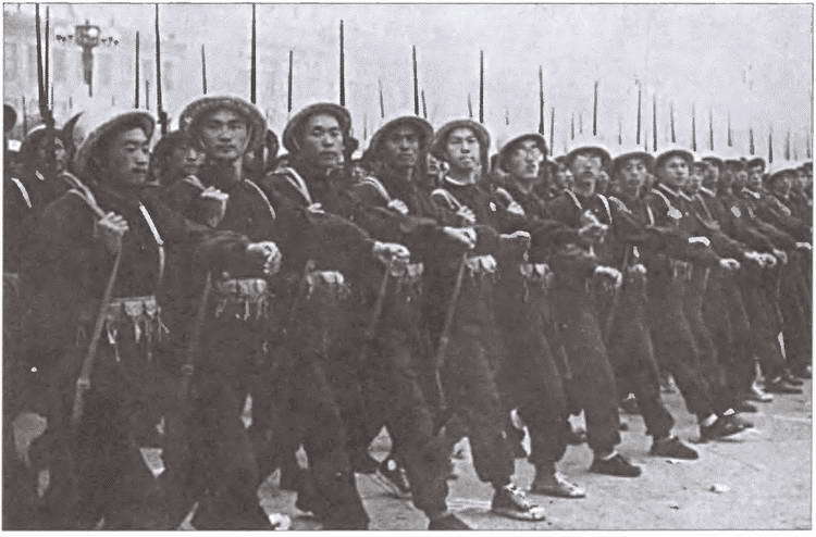 В боях за Поднебесную. Русский след в Китае - i_046.jpg