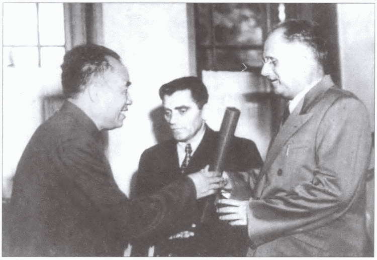 В боях за Поднебесную. Русский след в Китае - i_049.jpg