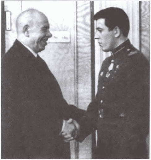 В боях за Поднебесную. Русский след в Китае - i_053.jpg