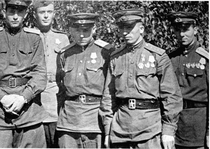 Истребитель Ла-5. Сломавший хребет Люфтваффе - i_042.jpg