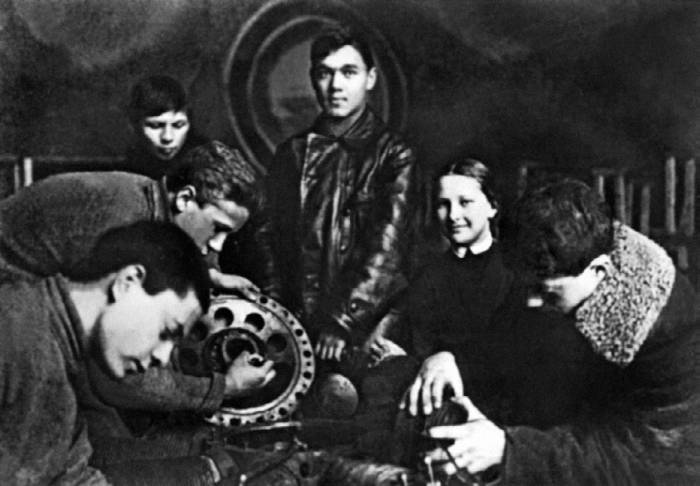 Неизвестный Яковлев. «Железный» авиаконструктор - neizyak_1672_img_002.jpg