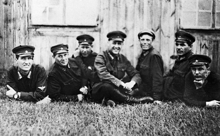 Чкалов. Взлет и падение великого пилота - i_013.jpg