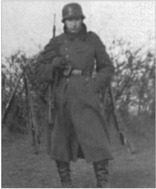 «Тигры» в снегу<br />Мемуары танкового аса - i_015.jpg