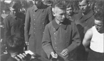 «Тигры» в снегу<br />Мемуары танкового аса - i_026.jpg