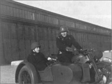 «Тигры» в снегу<br />Мемуары танкового аса - i_042.jpg