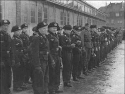 «Тигры» в снегу<br />Мемуары танкового аса - i_050.jpg