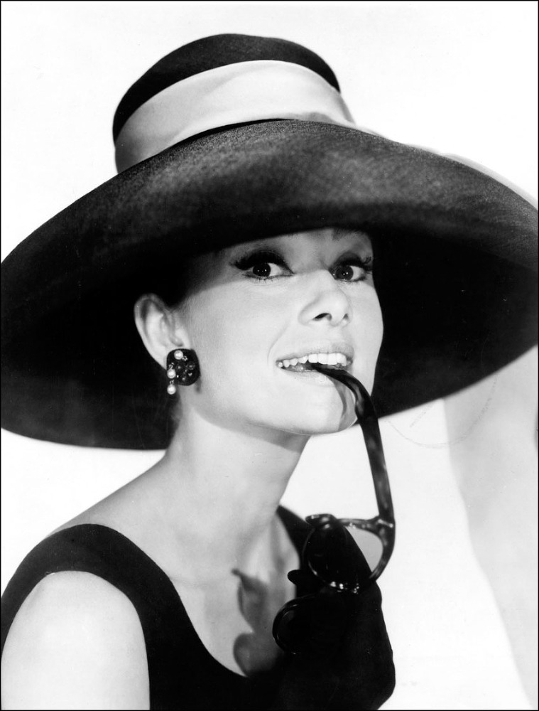 Пленительные женщины. Одри Хепберн, Элизабет Тейлор, Мэрлин Монро, Мадонна и другие - str7.jpg