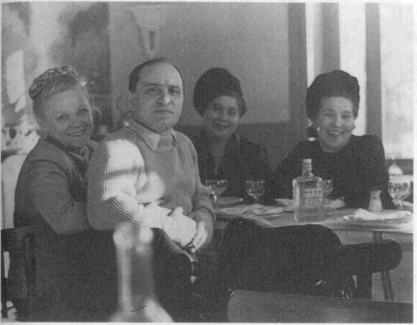 Нелегалы 1.  Операция «Enormous» - i_014.jpg