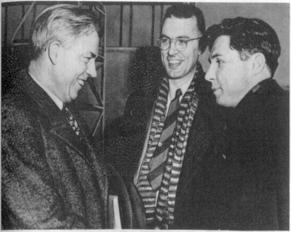 Нелегалы 1. Операция «Enormous» - i_018.jpg