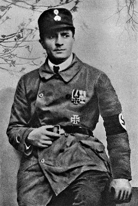 Политические солдаты Гитлера - i_012.jpg