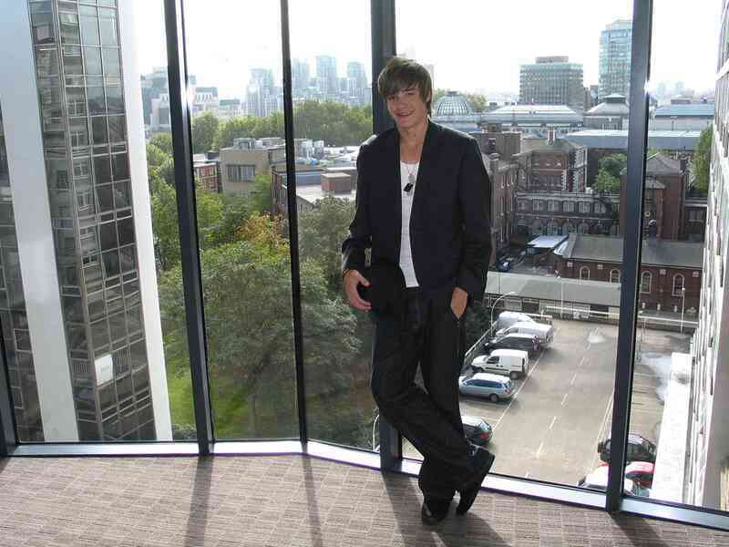 One Direction. Кто мы такие - i_013.jpg