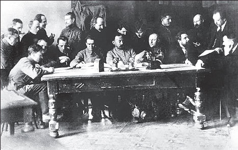 Маршал Берия. Штрихи к биографии - i_065.jpg