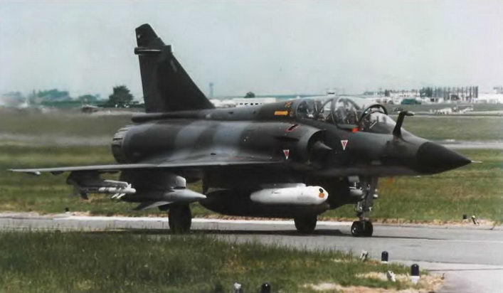 Энциклопедия современной военной авиации 1945 – 2002 ч 3 Фотоколлекция - pic_229.jpg