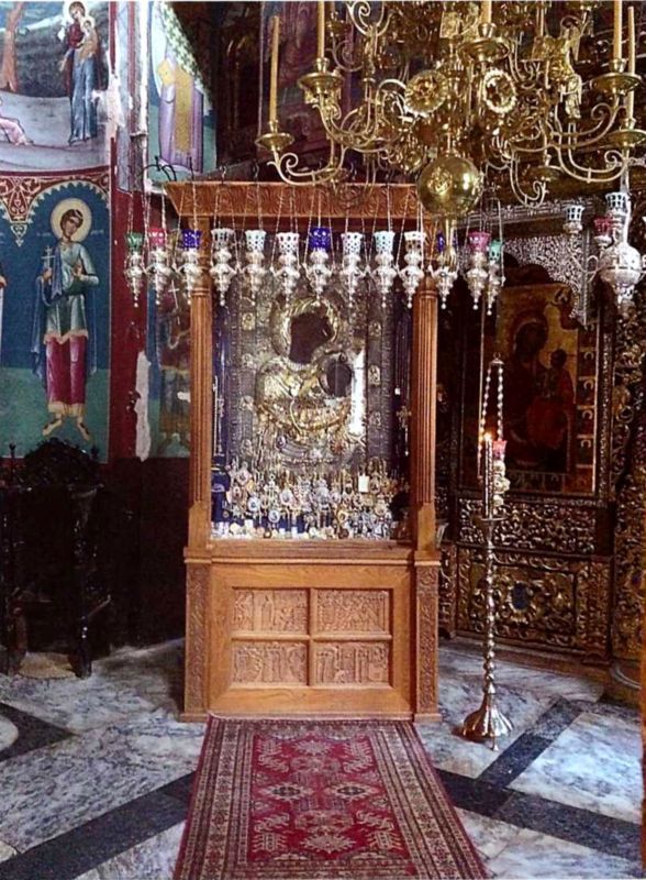 Птицы небесные. 3-4 части - i_004.jpg