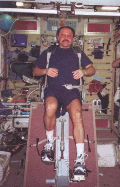 Повседневная жизнь российских космонавтов - i_067.jpg