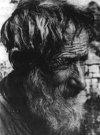 Человек с яйцом. Жизнь и мнения Александра Проханова - i_013.jpg