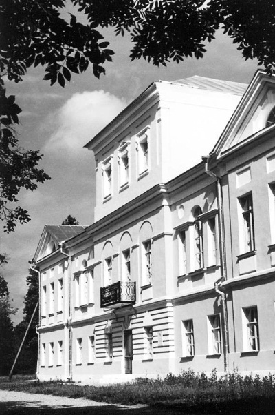 «Приют задумчивых дриад». Пушкинские усадьбы и парки - i_035.jpg