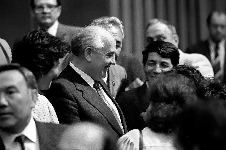 Имя, ставшее эпохой. Нурсултан Назарбаев: новое прочтение биографии - i_002.jpg