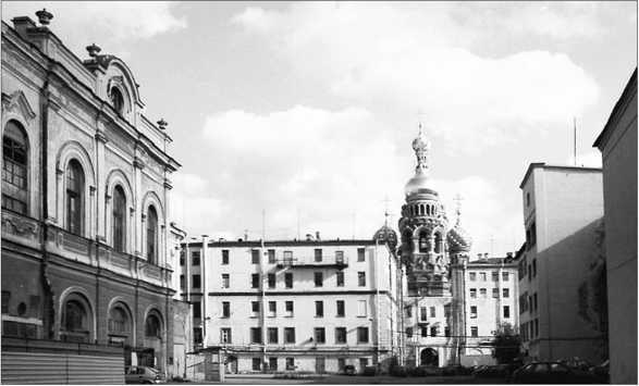 Золотой треугольник Петербурга. Конюшенные: улицы, площадь, мосты. Историко-архитектурный путеводитель - i_067.jpg