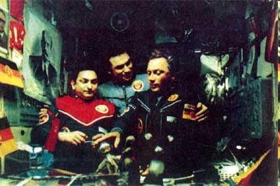 Родина крылья дала - img2FF.jpg