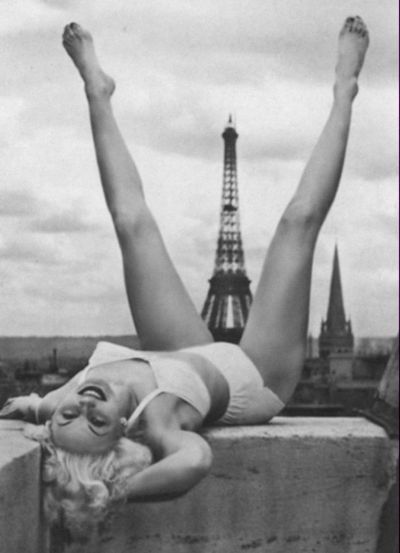 Повседневная жизнь современного Парижа - i_032.jpg