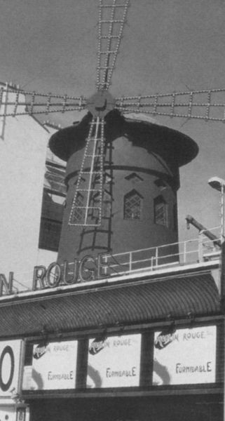 Повседневная жизнь современного Парижа - i_036.jpg