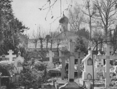 Повседневная жизнь современного Парижа - i_059.jpg