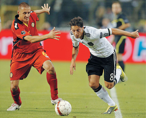 Всё о самом грязном чемпионате Европы по футболу - i_018.jpg