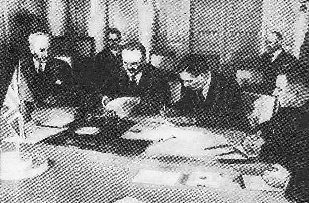 Страницы дипломатической истории - i_005.jpg