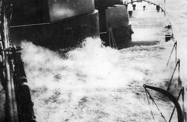 Линейный крейсер «Худ». Лицо британского флота - i_016.jpg