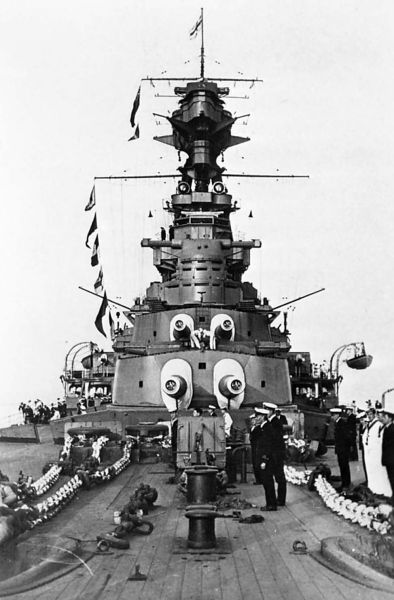 Линейный крейсер «Худ». Лицо британского флота - i_019.jpg