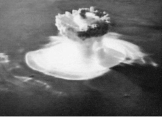 Супербомба для супердержавы. Тайны создания термоядерного оружия - i_004.jpg
