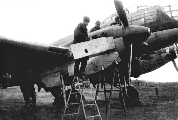 Дальний бомбардировщик Ер-2. Самолет несбывшихся надежд - i_026.jpg