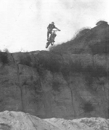 Профессиональные приемы вождения кроссового мотоцикла и эндуро (ЛП) - i_001.jpg