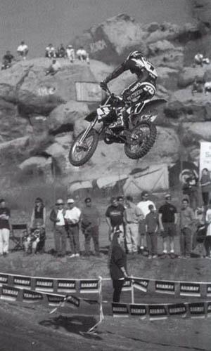 Профессиональные приемы вождения кроссового мотоцикла и эндуро (ЛП) - i_066.jpg