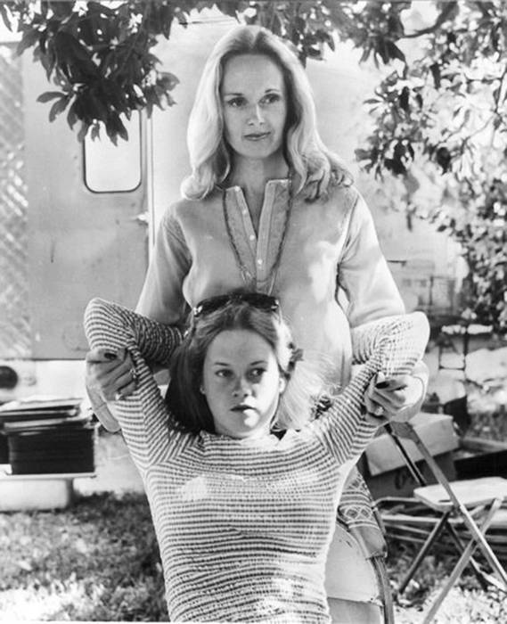 Антонио Бандерас и Мелани Гриффит. Любовь отчаянного Зорро - i_018.jpg