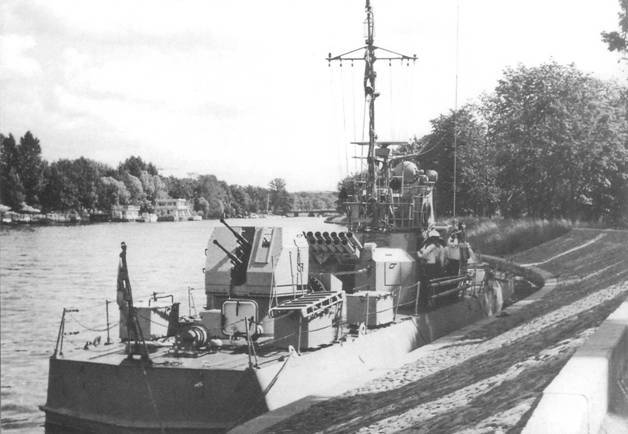 Корабли ВМФ СССР. Том 2. Ударные корабли. Часть 2. Малые ракетные корабли и катера - pic_130.jpg