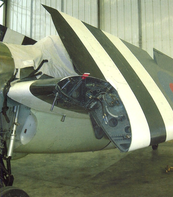 Палубный истребитель Грумман F4F «Уайлдкэт» - i_095.jpg