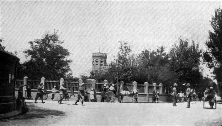 1900. Русские штурмуют Пекин - i_015.jpg