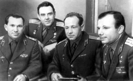 Ракеты и люди. Горячие дни холодной войны - pic_21.jpg