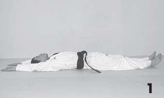 Выживают сильнейшие. Физическая подготовка в практике боевых искусств и единоборств - i_048.jpg