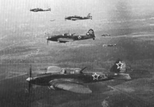 Лаптежник против «черной смерти». Обзор развития и действий немецкой и советской штурмовой авиации в ходе Второй мировой войны - i_040.jpg