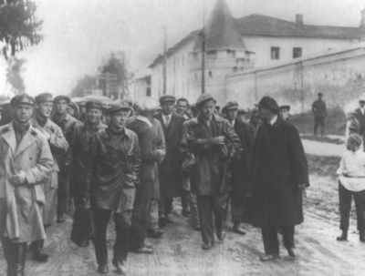 Повседневная жизнь советских писателей. 1930— 1950-е годы - i_005.jpg