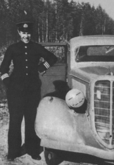 Повседневная жизнь советских писателей. 1930— 1950-е годы - i_034.jpg