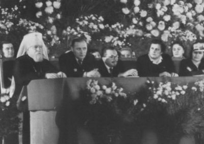 Повседневная жизнь советских писателей. 1930— 1950-е годы - i_042.jpg