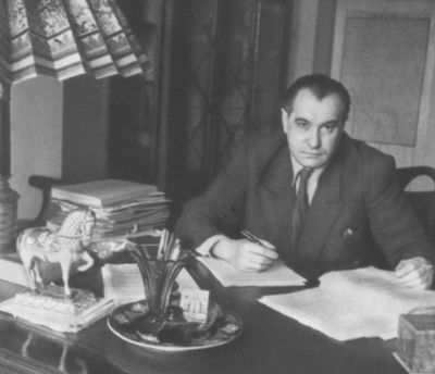 Повседневная жизнь советских писателей. 1930— 1950-е годы - i_044.jpg