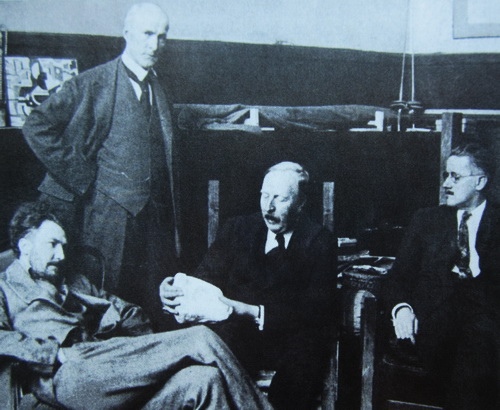 Солдат всегда солдат. Хроника страсти - i_018.jpg